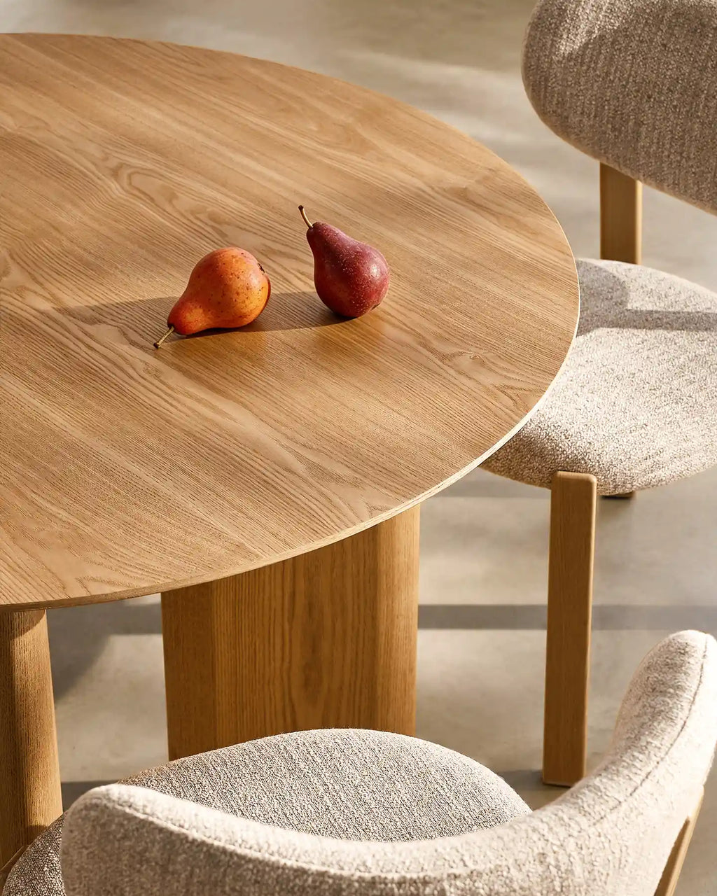 Bramley Dining Table [For 4-6]