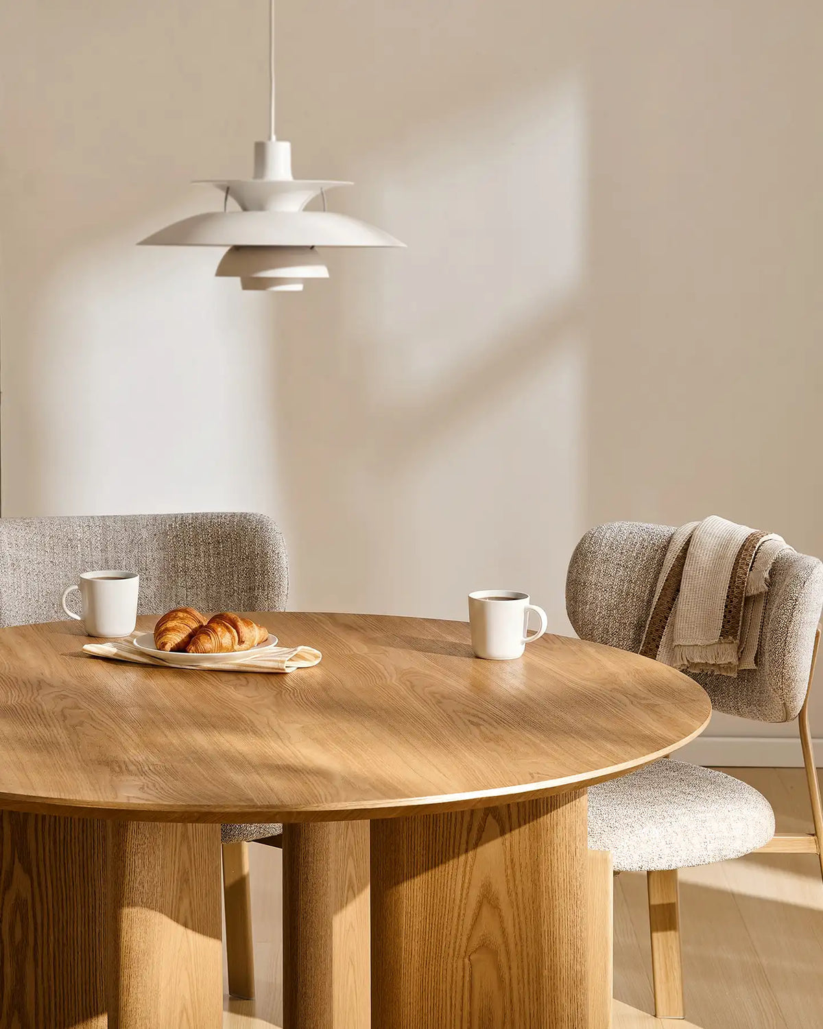 Bramley Dining Table [For 4-6]